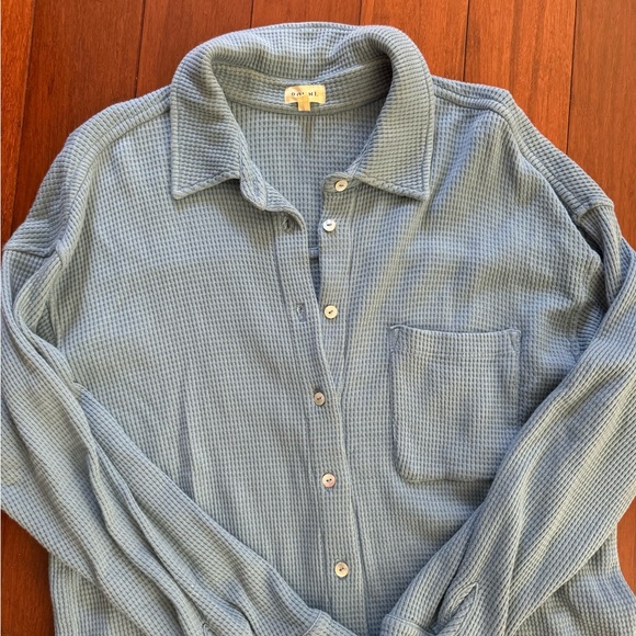 Like New Donni Waffle Button Down - Picture 2 of 4